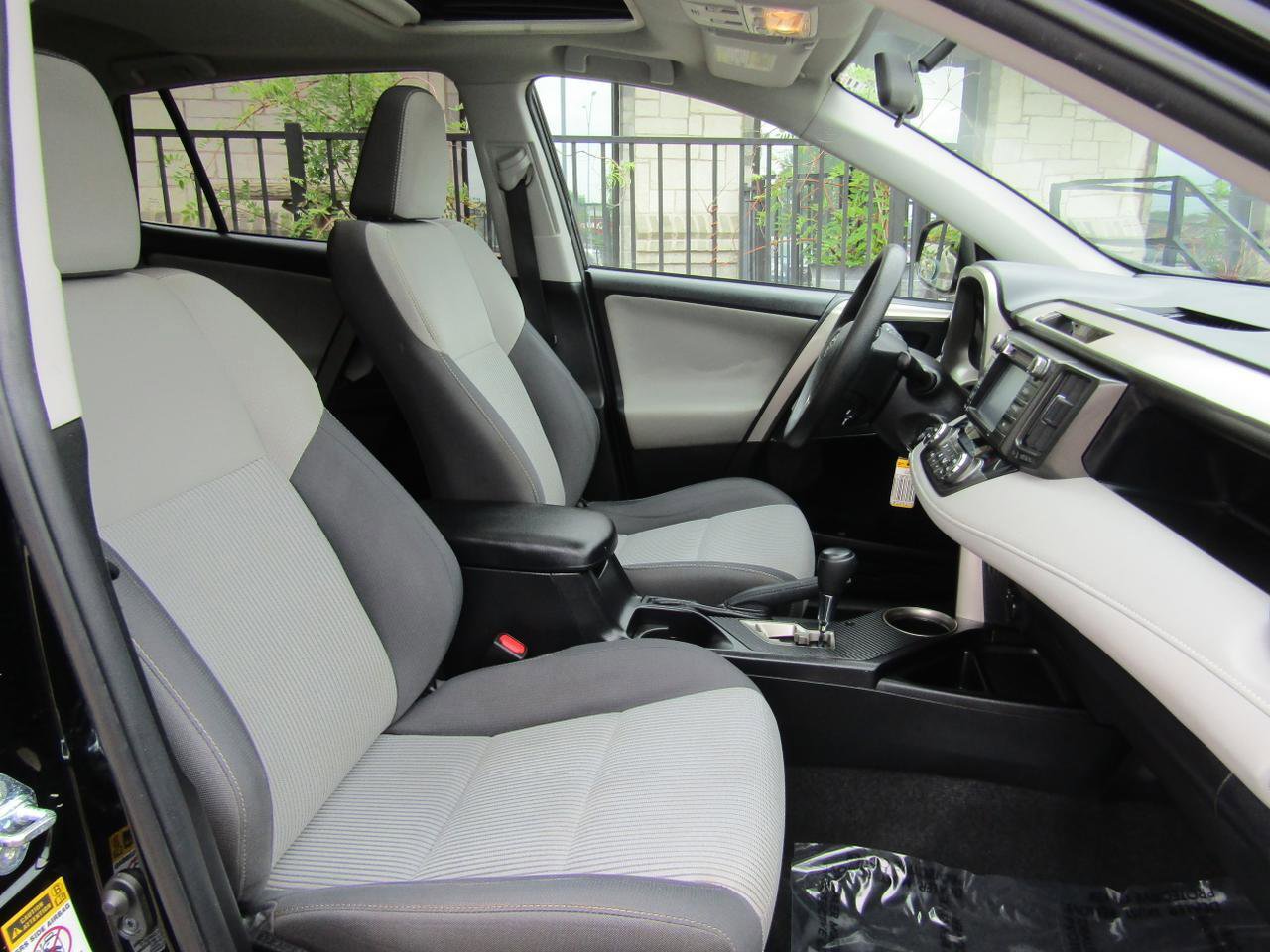 Used 2015 Toyota RAV4 XLE FWD image 12
