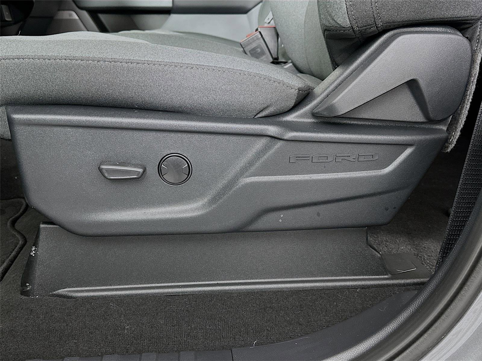 New 2026 Ford F350 XLT w/ XLT Premium Package image 21