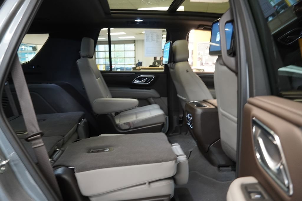 Used 2022 Chevrolet Tahoe Z71 w/ Z71 Off-Road Package AWD/4WD image 37
