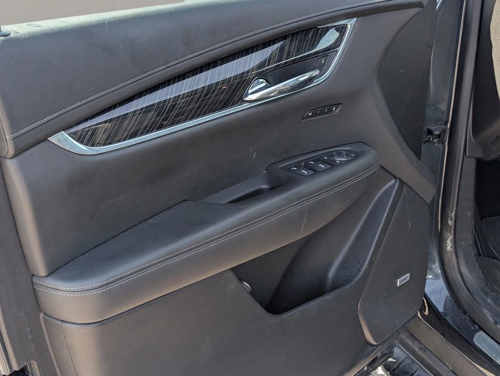 Used 2020 Cadillac XT6 Premium Luxury image 16