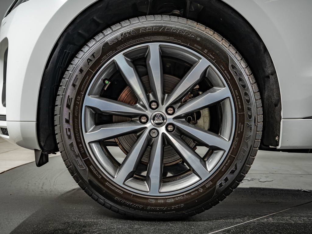 Used 2025 Jaguar F-PACE R-Dynamic S AWD/4WD image 10