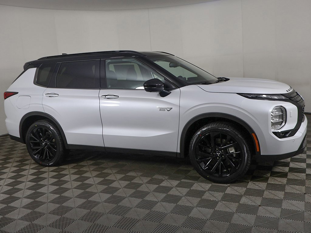 New 2025 Mitsubishi Outlander SEL Black Edition image 21