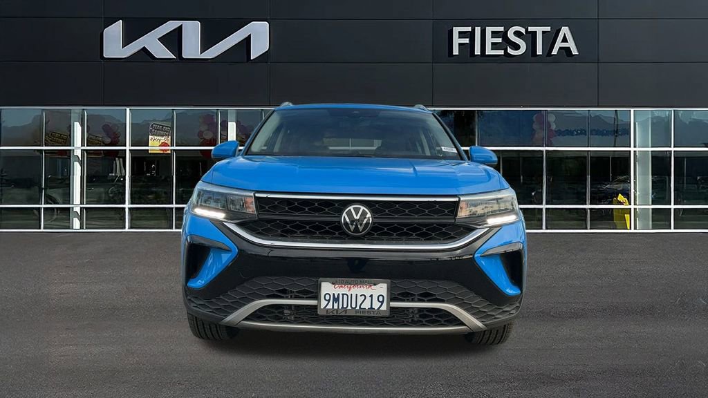 Used 2024 Volkswagen Taos SE image 3