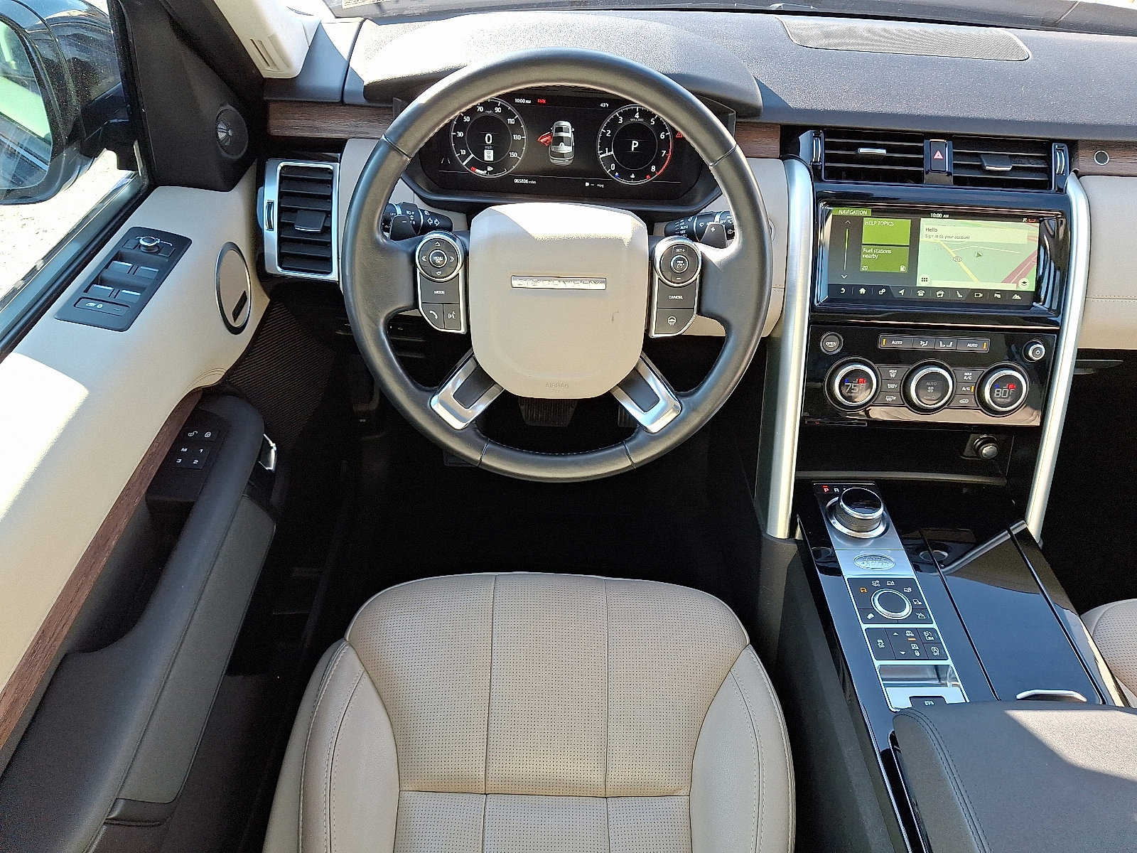 Used 2018 Land Rover Discovery HSE image 10