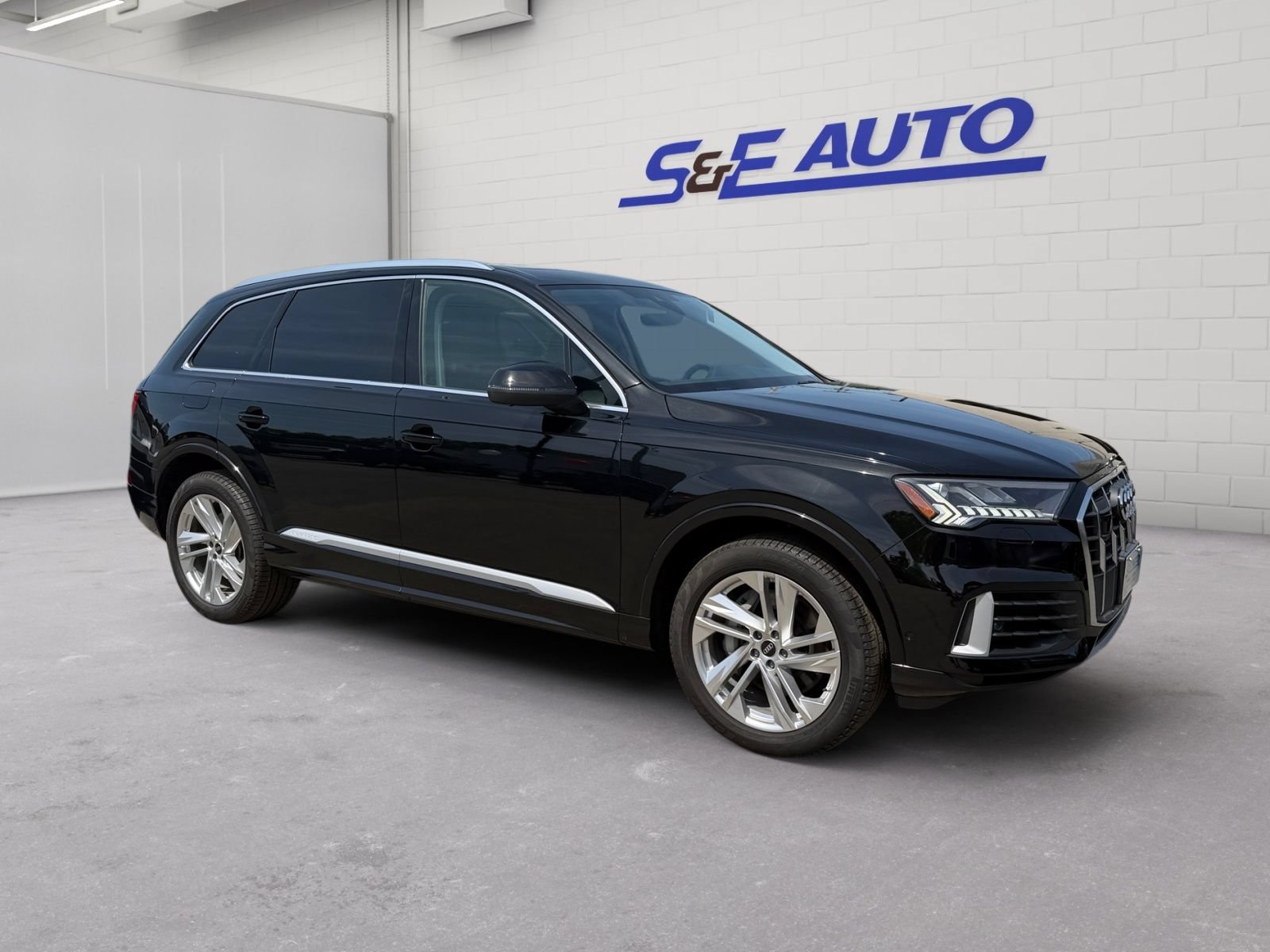 Used 2023 Audi Q7 3.0T Premium w/ Convenience Package AWD/4WD image 6