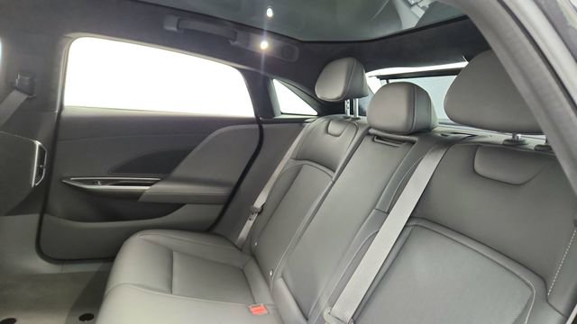 Used 2024 Lucid Air Touring image 29