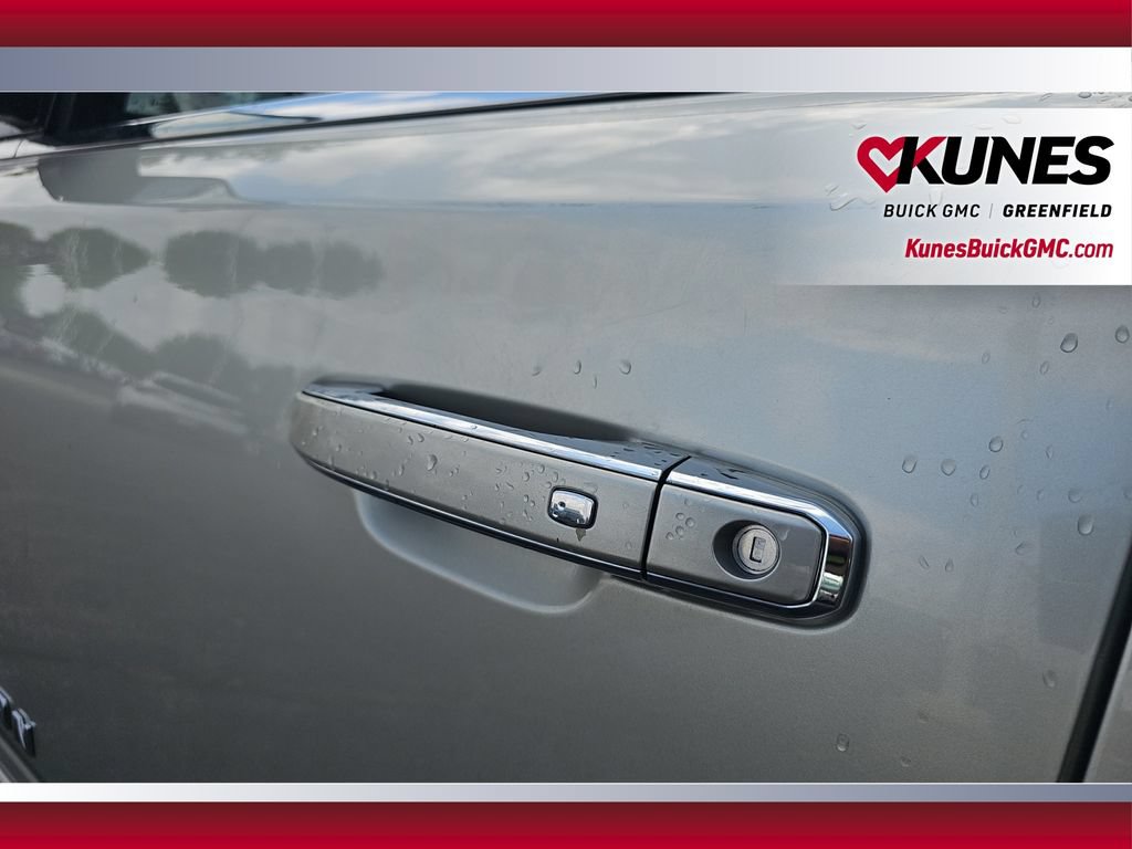 Used 2015 Chevrolet Suburban LTZ AWD/4WD image 23