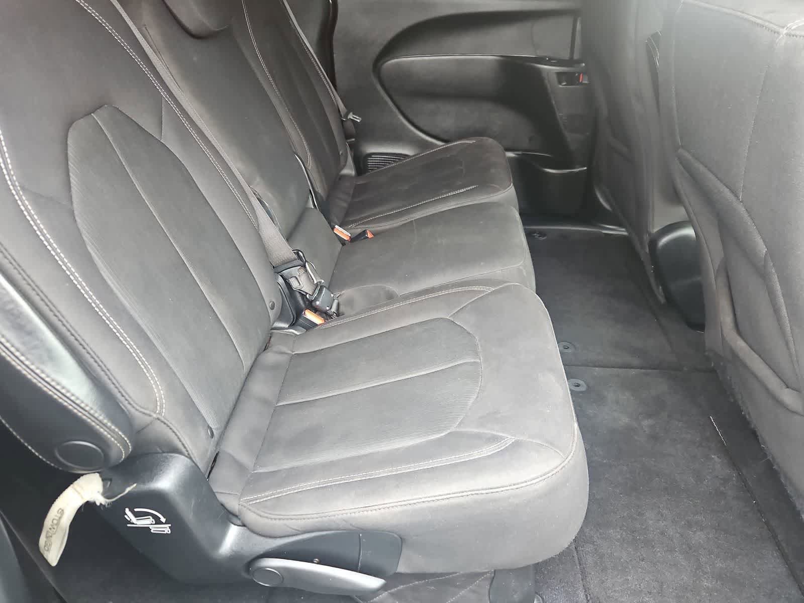 Used 2018 Chrysler Pacifica Touring Plus w/ S Appearance Package FWD image 20
