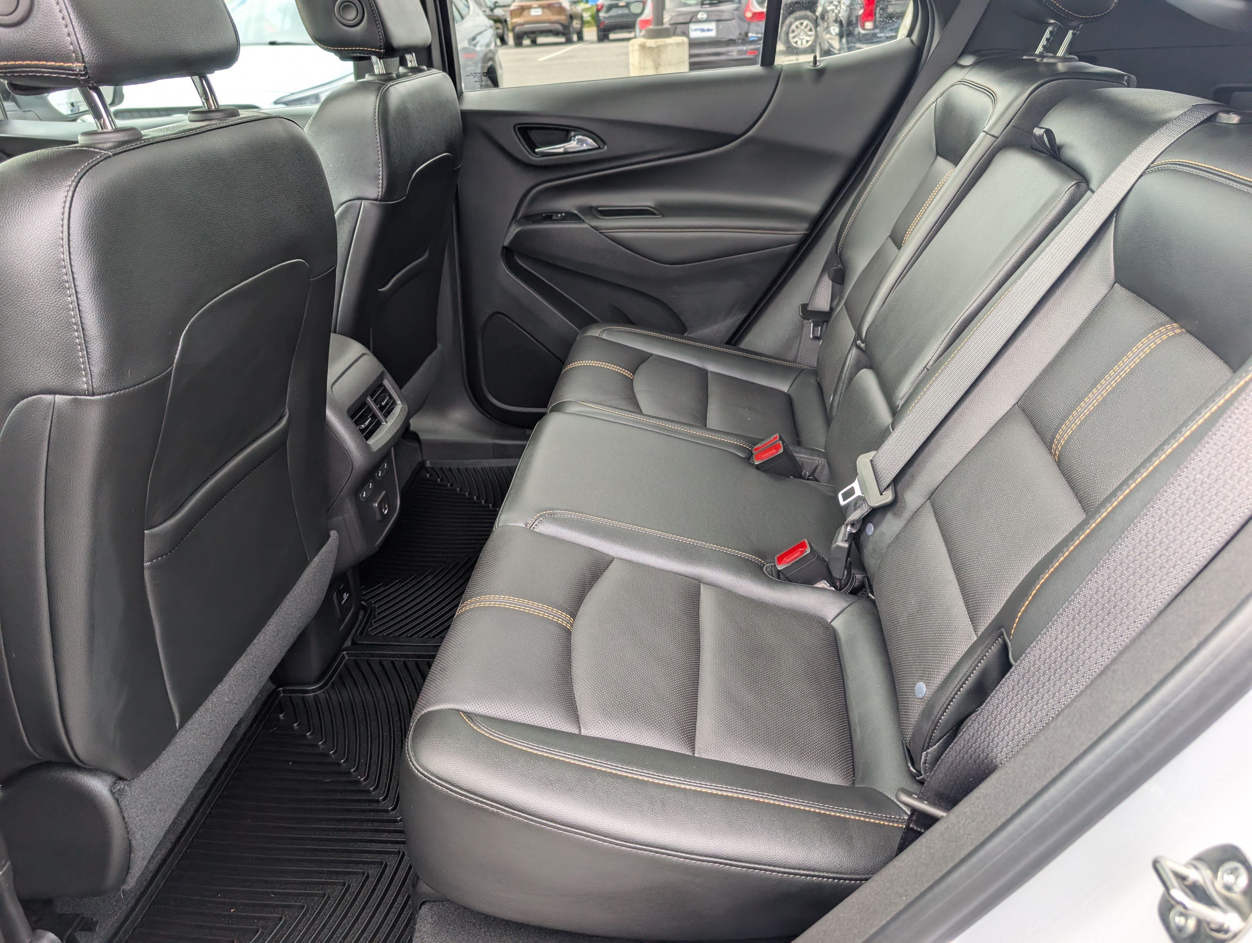 Used 2024 Chevrolet Equinox Premier AWD/4WD image 15