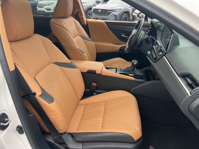 Used 2025 Lexus ES 300h Ultra Luxury image 41