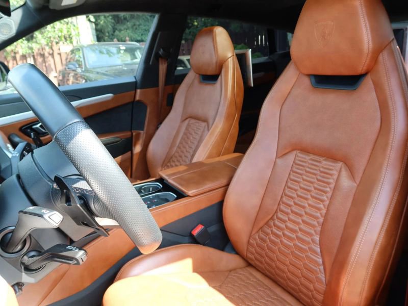 Used 2019 Lamborghini Urus AWD/4WD image 12