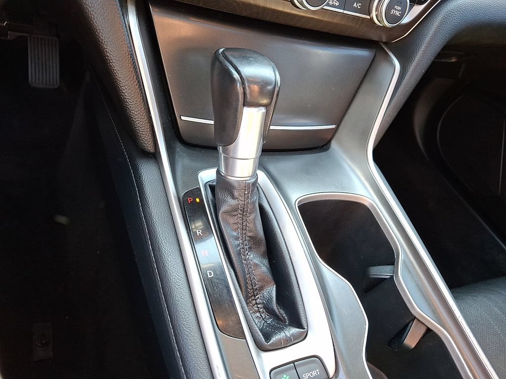 Used 2018 Honda Accord Touring image 17