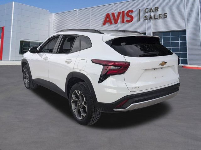 Used 2025 Chevrolet Trax LT w/ LT Convenience Package FWD image 9