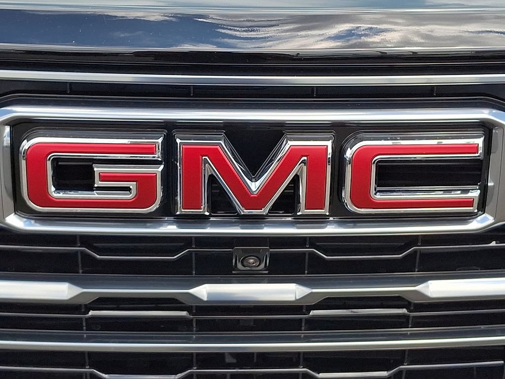 New 2026 GMC Yukon XL AT4 w/ AT4 Premium Plus Package AWD/4WD image 12