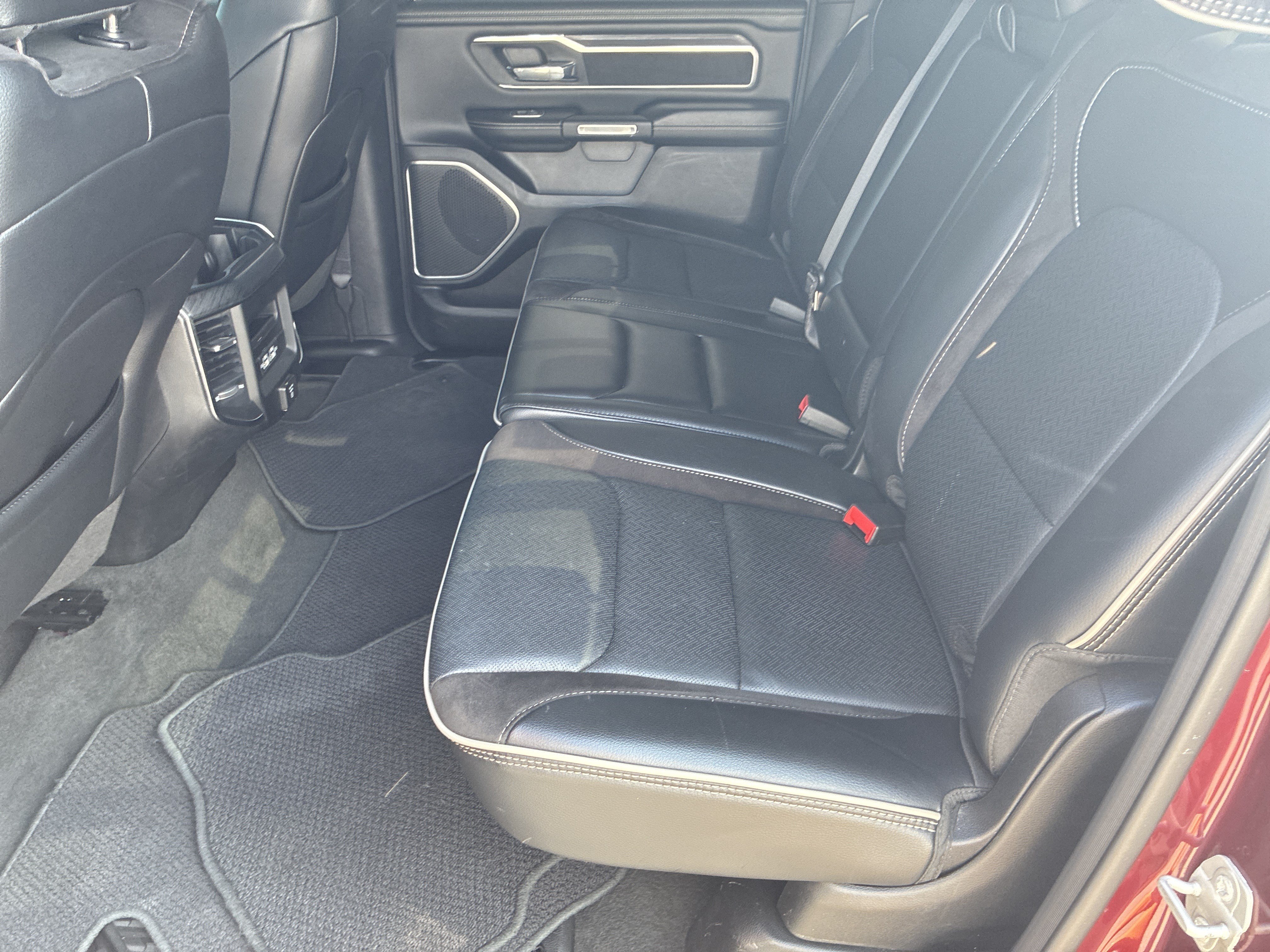 Used 2023 RAM 1500 Laramie AWD/4WD image 29