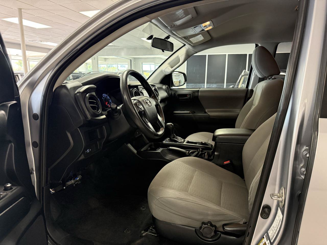 Used 2017 Toyota Tacoma SR w/ Tow Package AWD/4WD image 10
