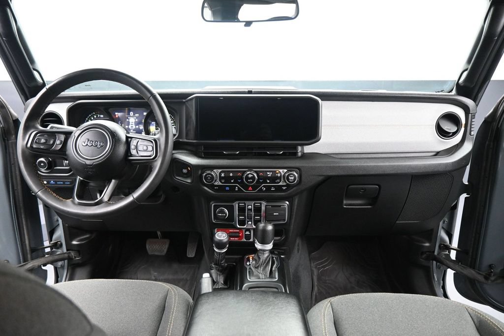 Used 2024 Jeep Wrangler Unlimited AWD/4WD image 19