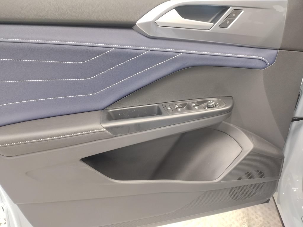 New 2026 Volkswagen Taos SEL AWD/4WD image 18