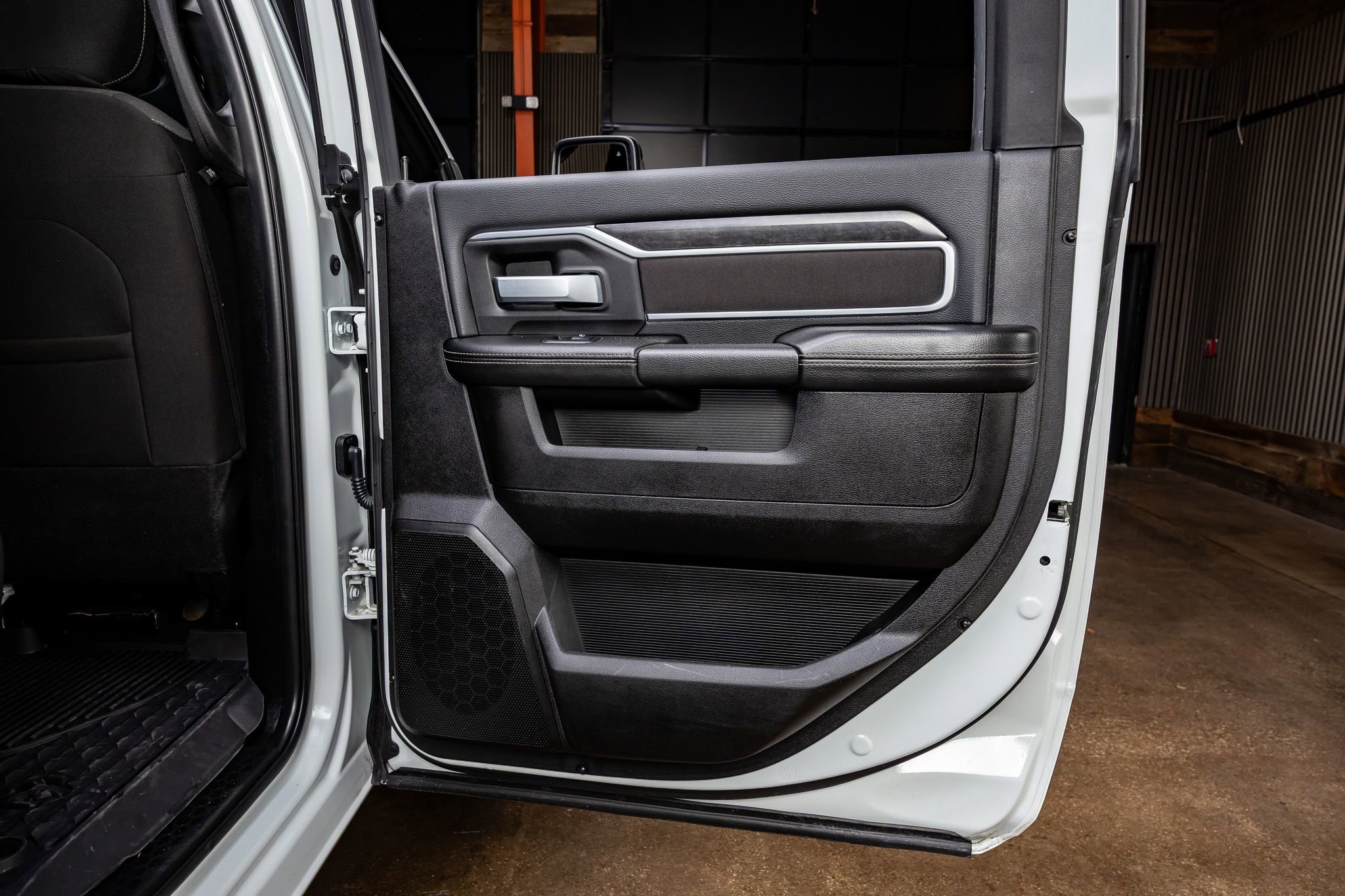 Used 2024 RAM 3500 Big Horn w/ Night Edition image 38