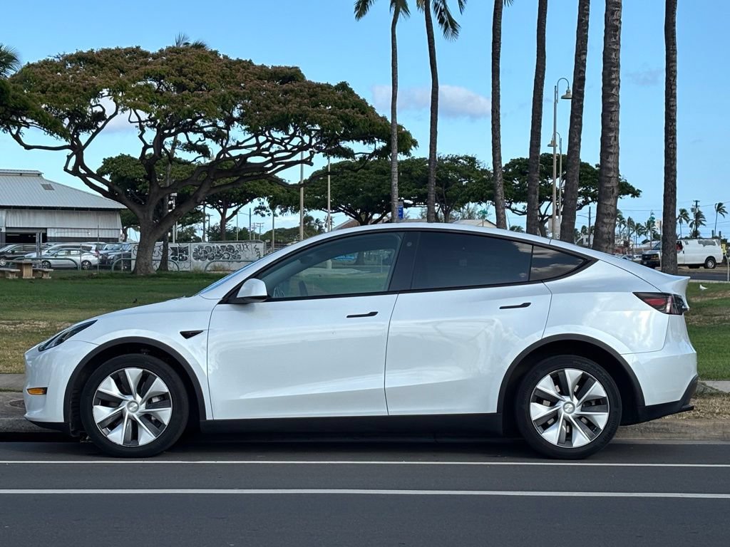 Used 2023 Tesla Model Y Long Range AWD/4WD image 2