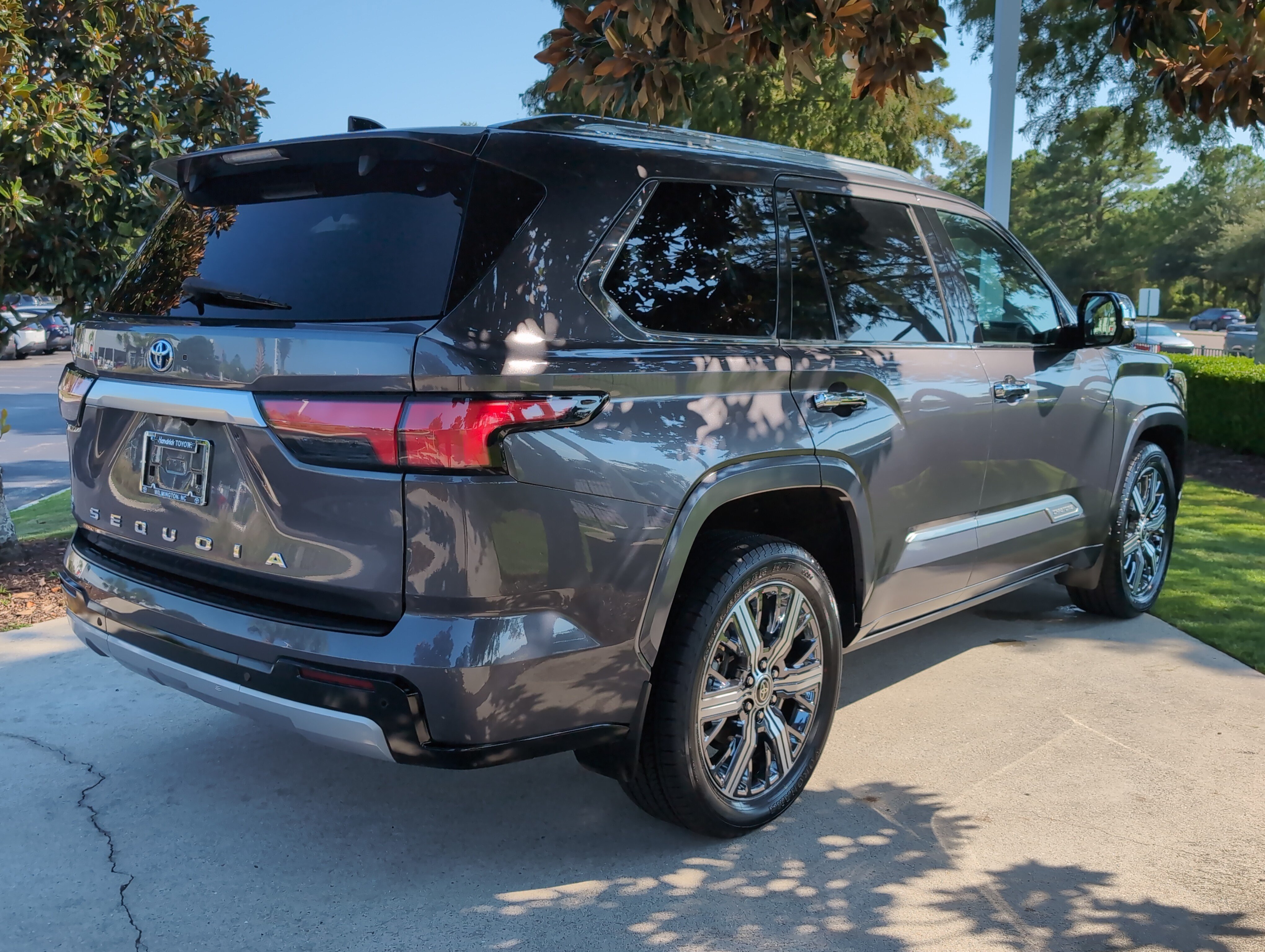 Used 2023 Toyota Sequoia Capstone AWD/4WD image 10