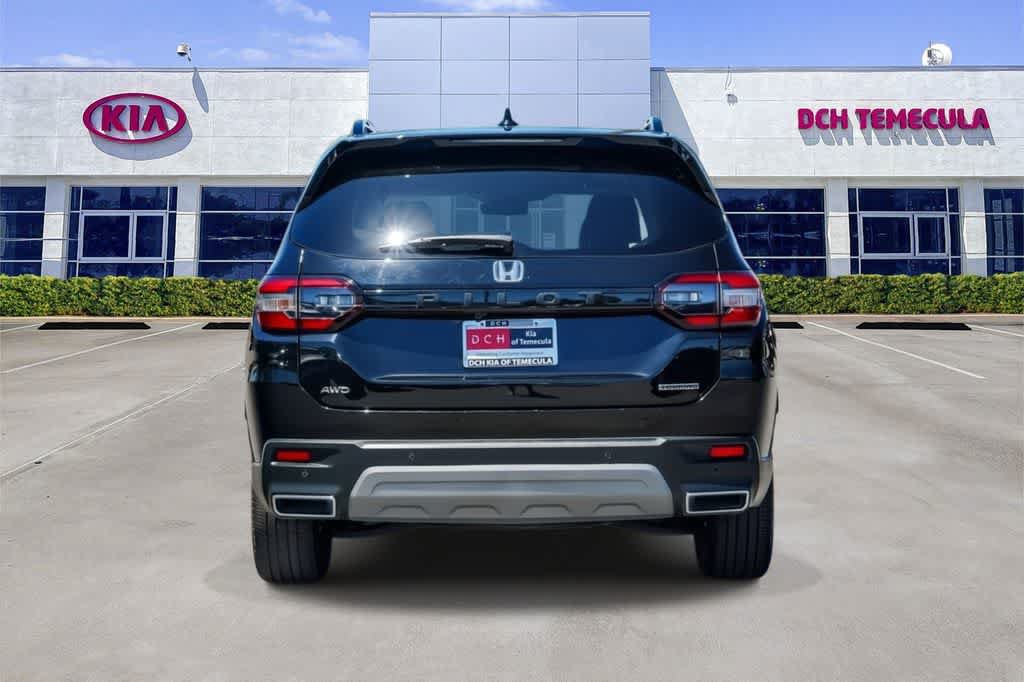 Used 2024 Honda Pilot Touring image 4