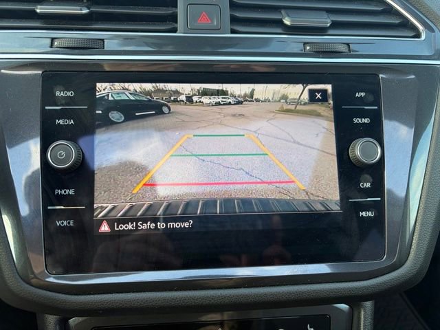 Used 2023 Volkswagen Tiguan SE R-Line FWD image 25