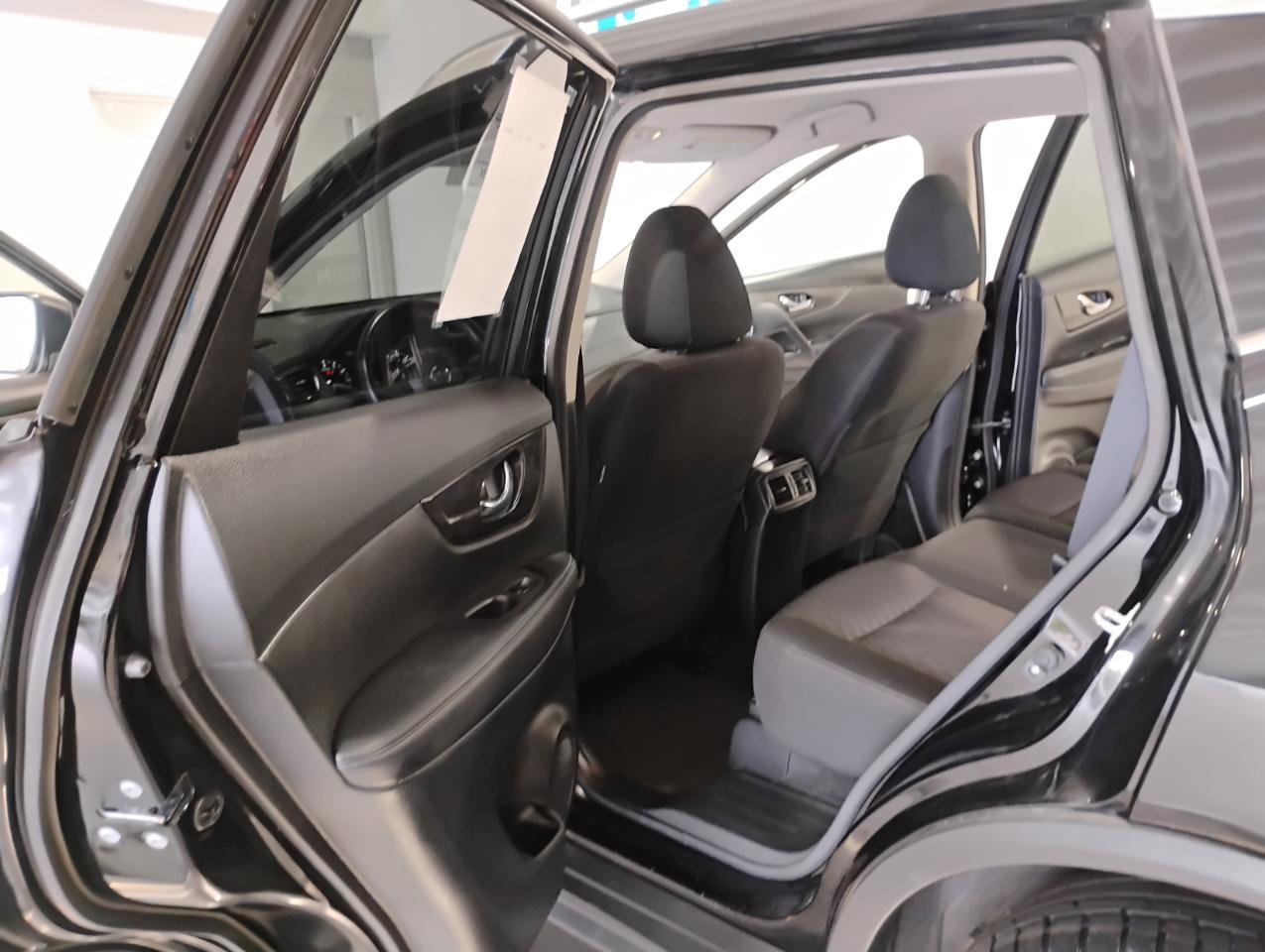 Used 2019 Nissan Rogue SV FWD image 42