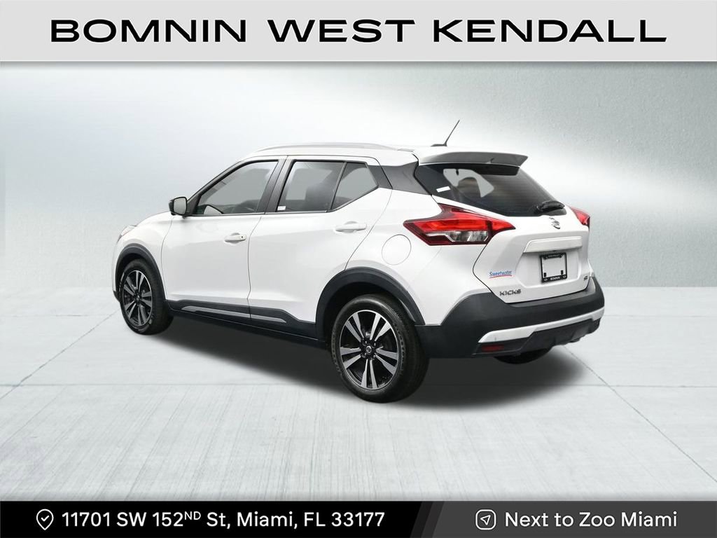 Used 2019 Nissan Kicks SR w/ SR Premium Package image 3