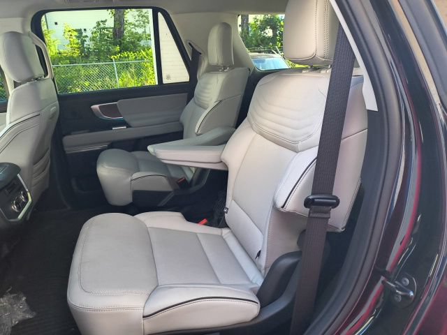 Certified 2025 Ford Expedition Platinum w/ Platinum Ultimate Package AWD/4WD image 35