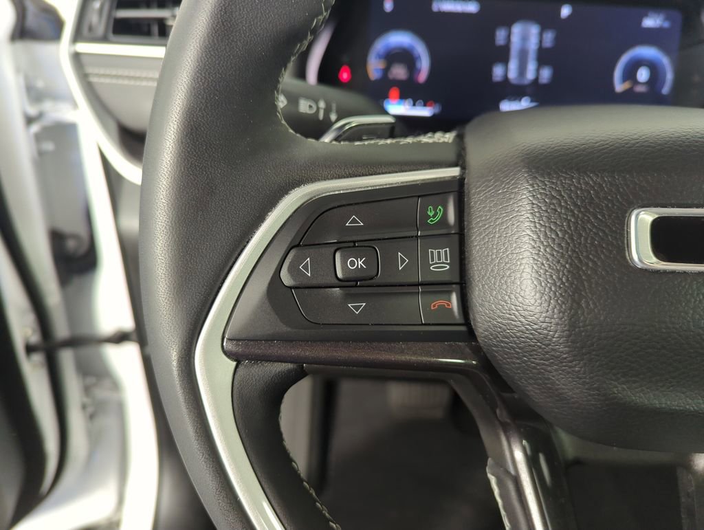 Used 2023 Jeep Grand Cherokee Altitude image 22