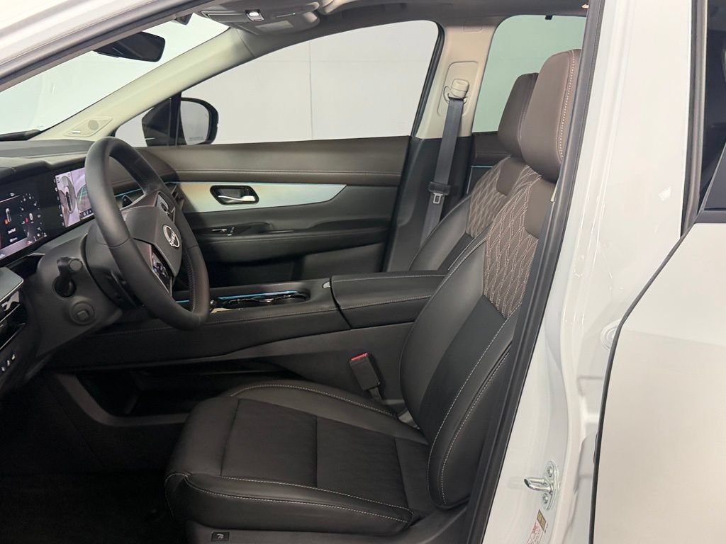 Used 2025 Nissan Murano Platinum w/ Cargo Package AWD/4WD image 23