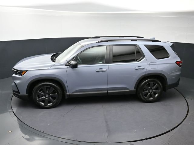 Used 2023 Honda Pilot Sport image 17