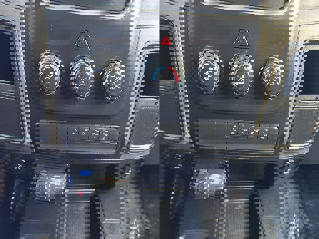 Used 2016 RAM 3500 Tradesman w/ Chrome Appearance Group image 12