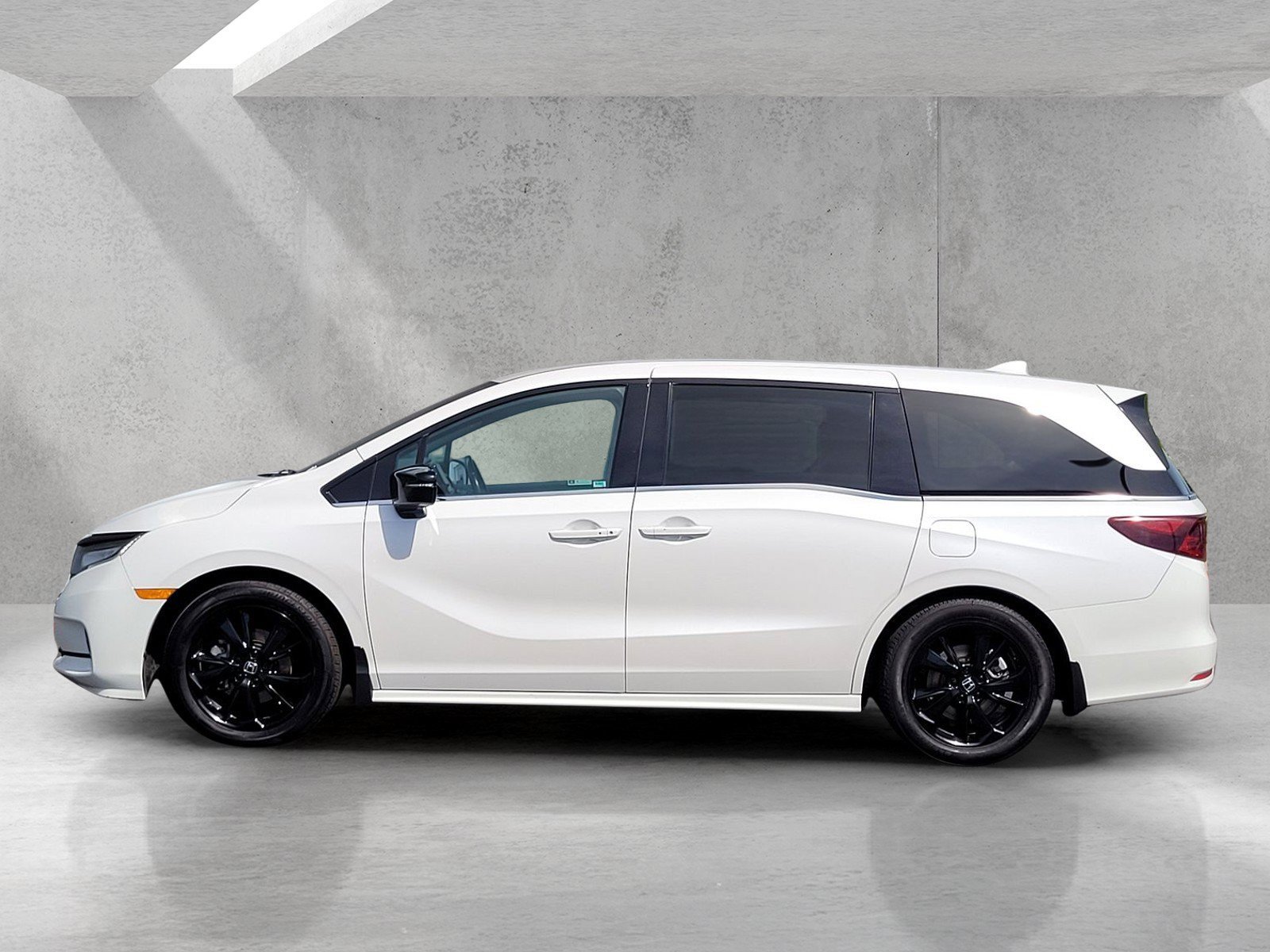 Used 2023 Honda Odyssey Sport image 8