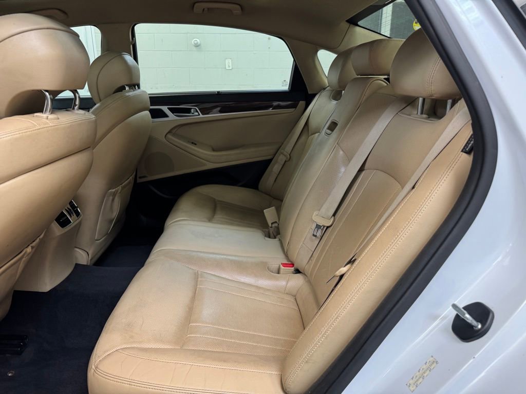 Used 2015 Hyundai Genesis 3.8 w/ Option Group 02 image 16