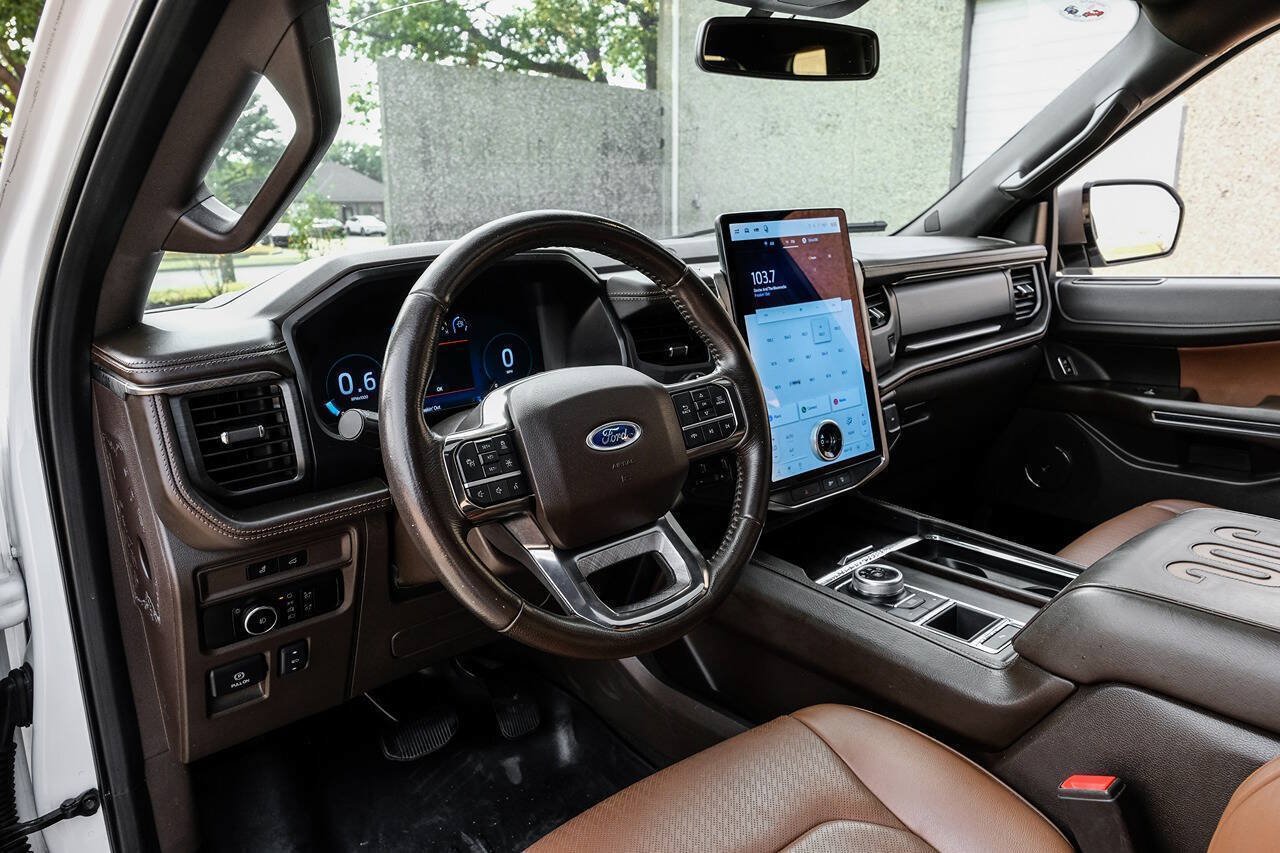 Used 2023 Ford Expedition King Ranch RWD image 3