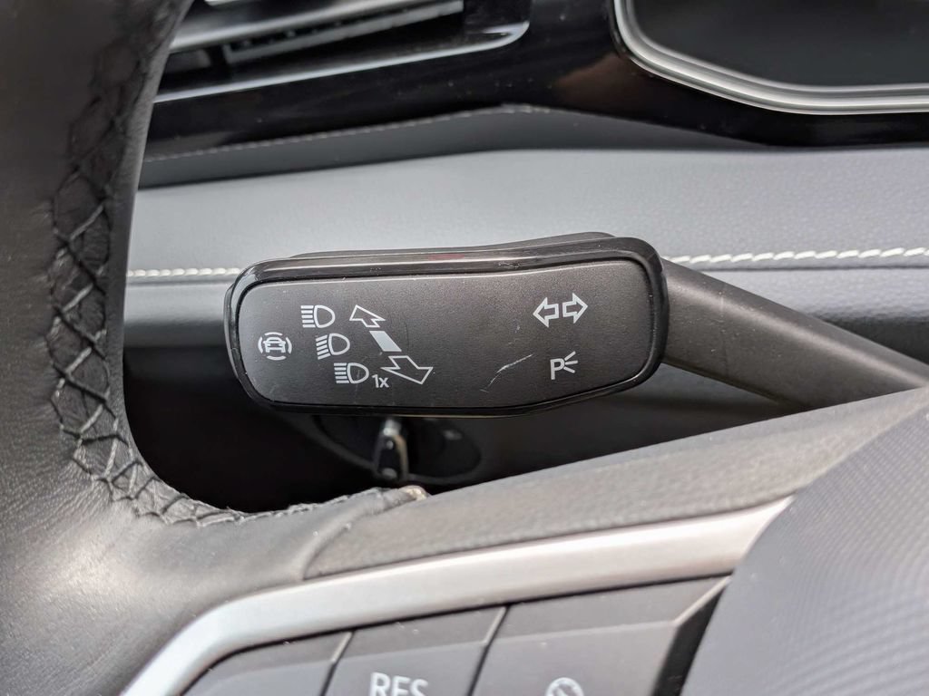 Certified 2026 Volkswagen Jetta SEL FWD image 40