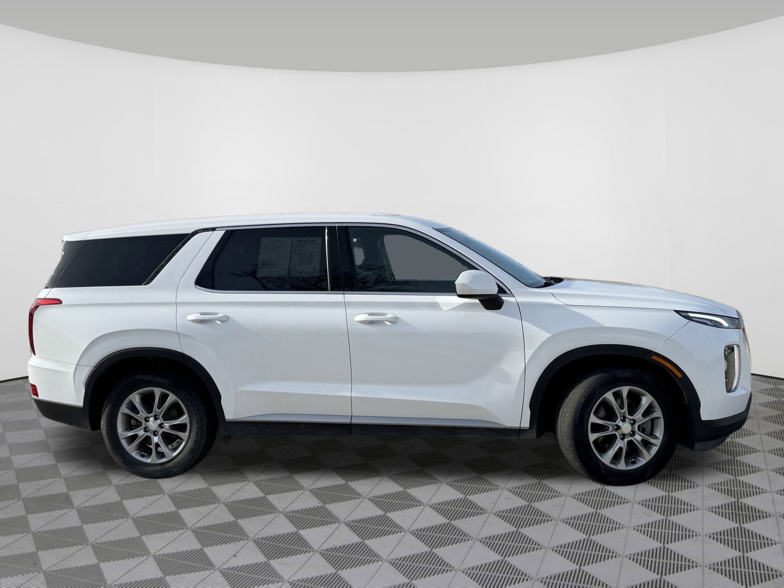 Used 2021 Hyundai Palisade SE image 2