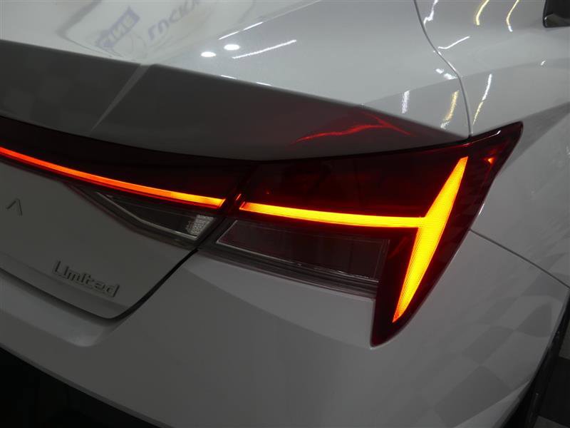 Used 2025 Hyundai Elantra Limited FWD image 16