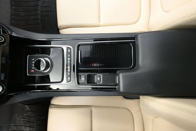Used 2018 Jaguar XE Premium AWD/4WD image 28