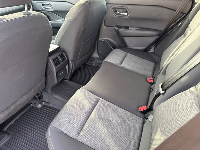 Used 2024 Nissan Rogue SV FWD image 17