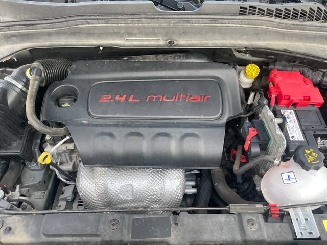 Used 2020 Jeep Renegade Latitude AWD/4WD image 31