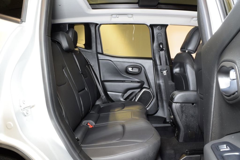 Used 2019 Jeep Renegade Limited w/ UConnect 8.4 Nav Group AWD/4WD image 29