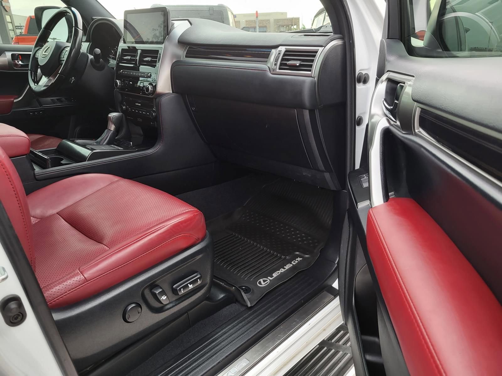 Used 2023 Lexus GX 460 Luxury w/ Accessory Package AWD/4WD image 7