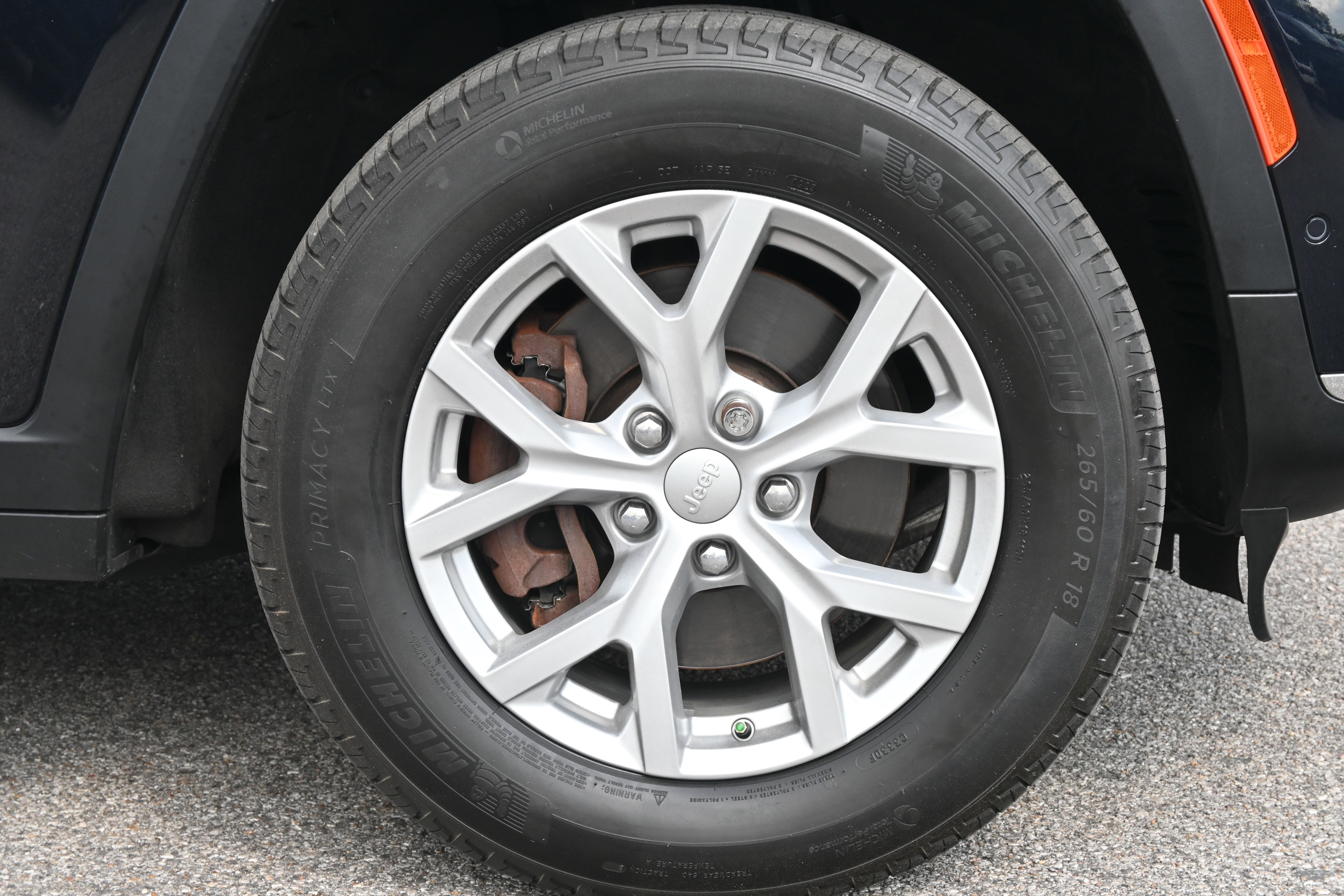 Used 2023 Jeep Grand Cherokee L Limited w/ Luxury Tech Group II AWD/4WD image 13