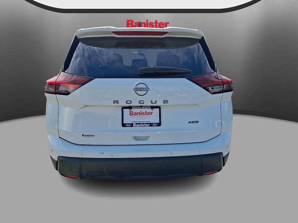 Used 2024 Nissan Rogue S AWD/4WD image 5