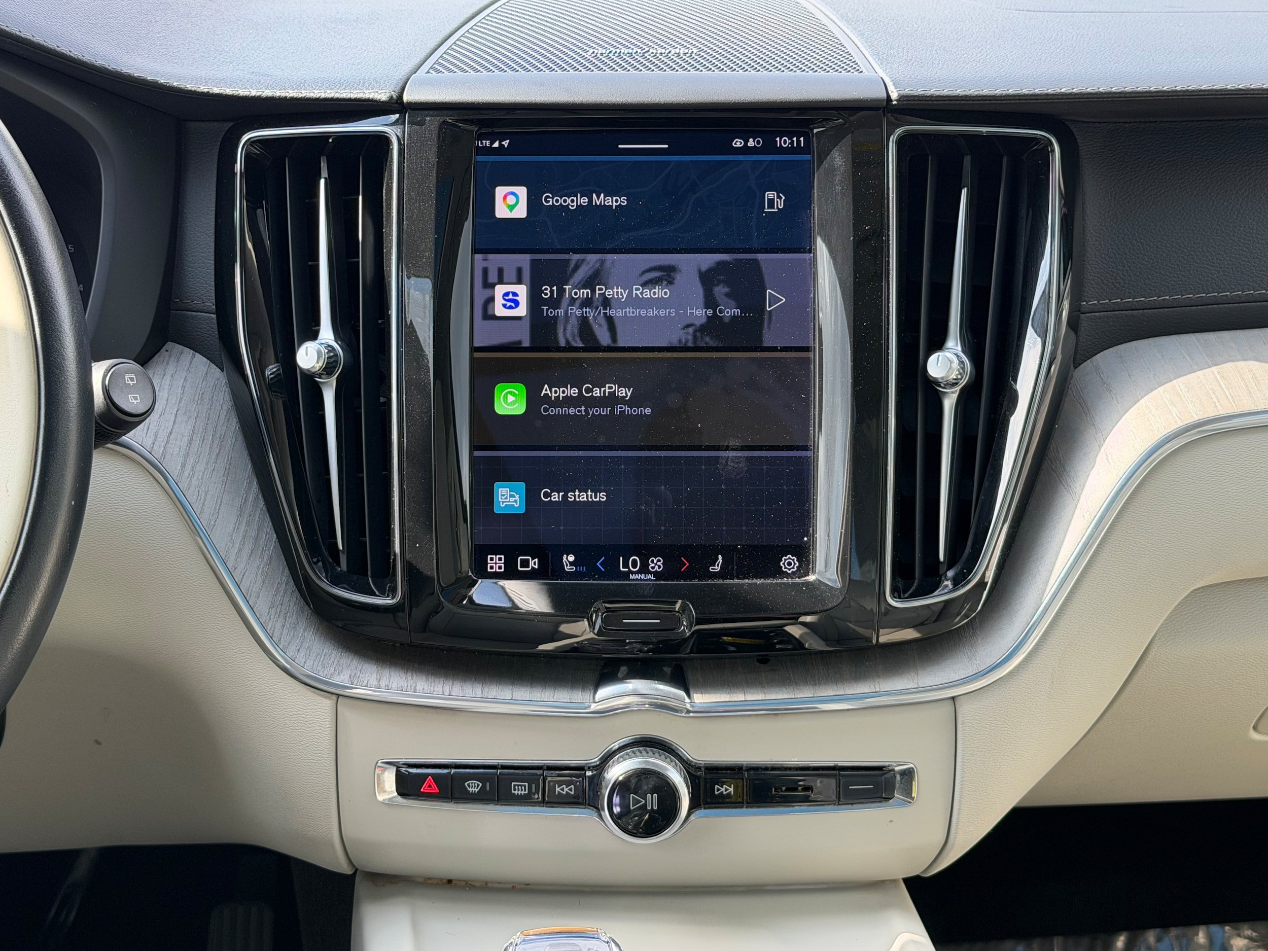Certified 2023 Volvo XC60 B5 Ultimate w/ Climate Package AWD/4WD image 15