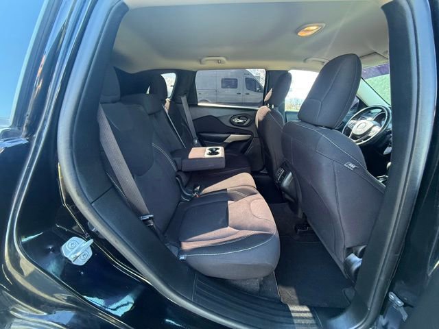 Used 2017 Jeep Cherokee Latitude image 15