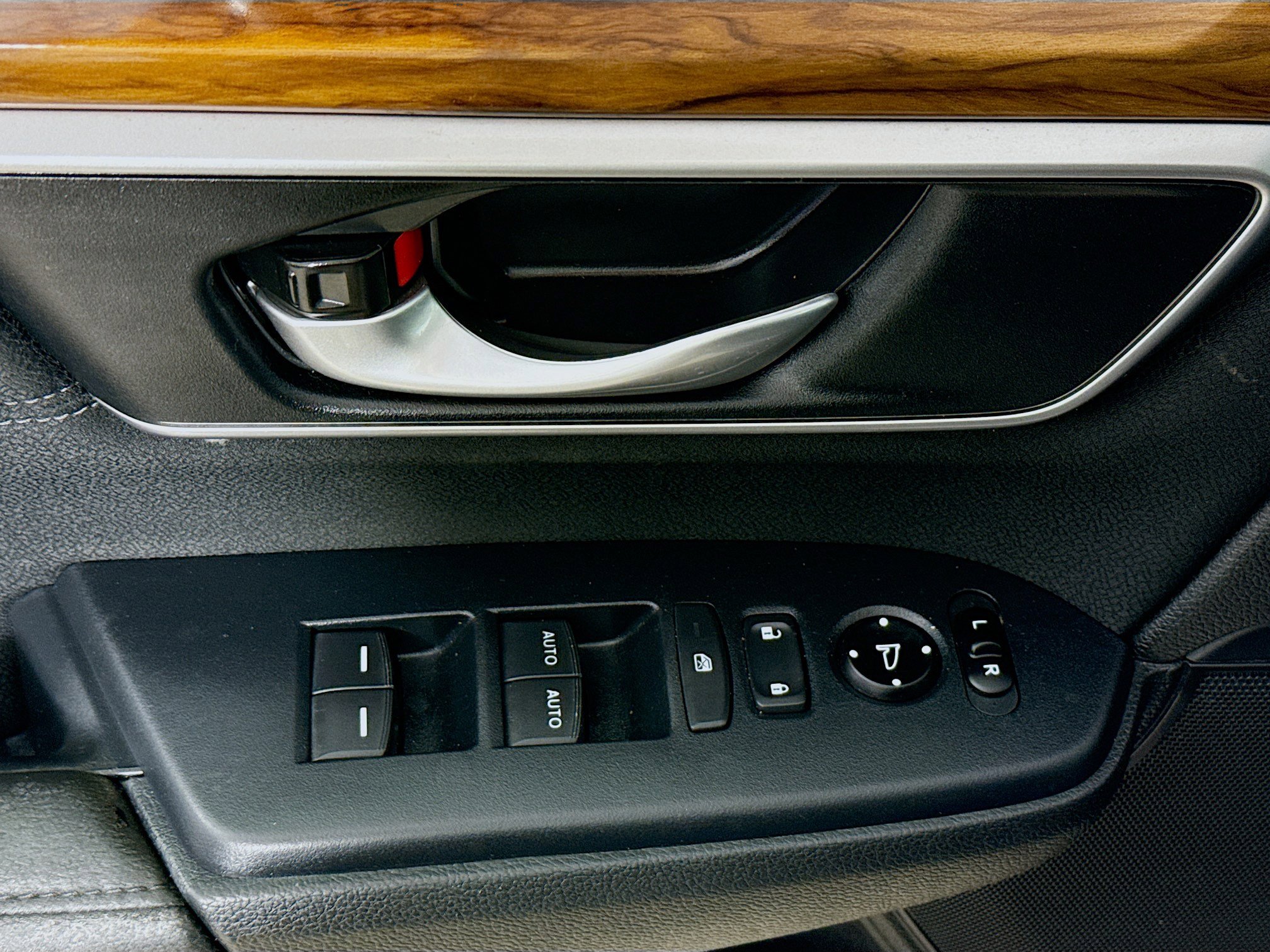 Used 2019 Honda CR-V EX image 19